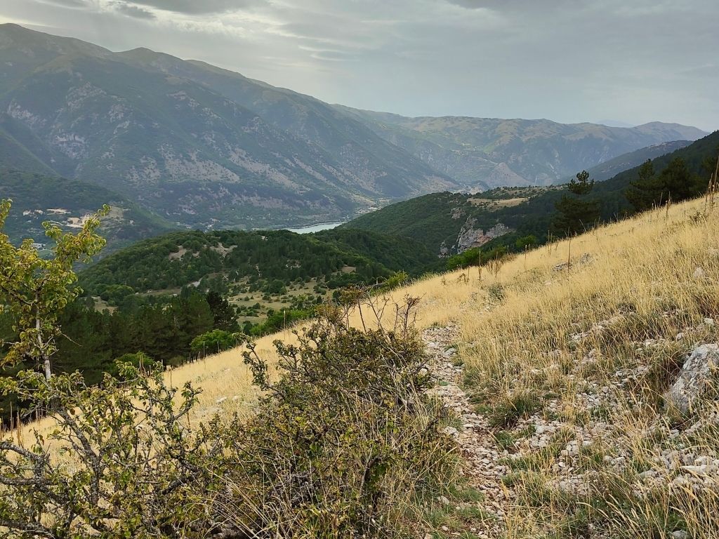 Vista Lago di Scanno sentiero 30